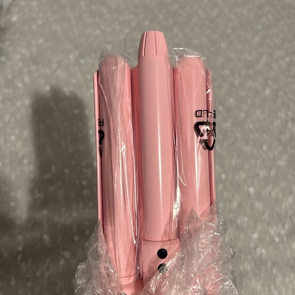 Beachwaver 3B Waver (Pink Catwalk) - Triple Barrel Ceramic Hair Waver for Waves - Picture 5 of 8
